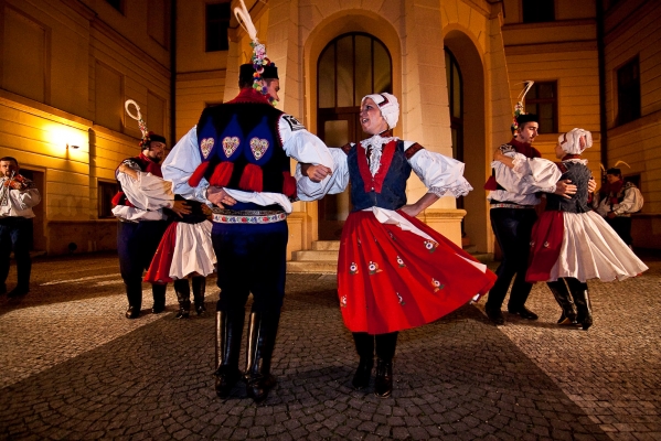 PERNŠTÝNSKÁ NOC PERNŠTÝNSKÁ NOC