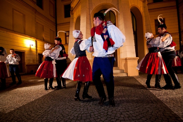 PERNŠTÝNSKÁ NOC