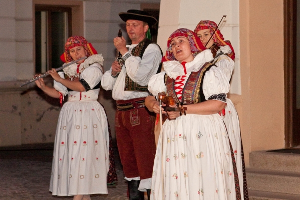 PERNŠTÝNSKÁ NOC