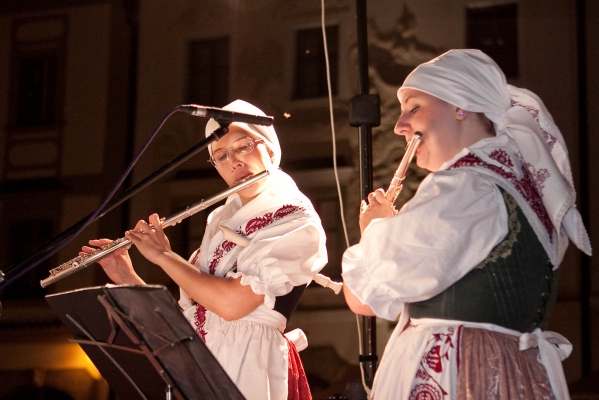 PERNŠTÝNSKÁ NOC PERNŠTÝNSKÁ NOC