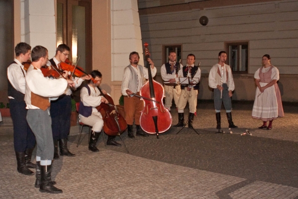 PERNŠTÝNSKÁ NOC