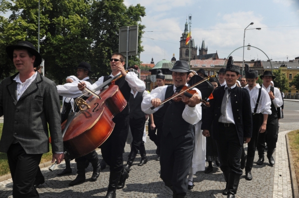 NA HRADECKÉM RYNKU NA HRADECKÉM RYNKU