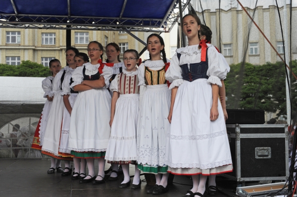 NA HRADECKÉM RYNKU