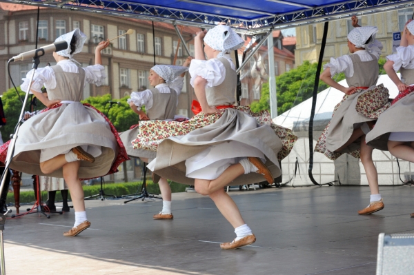NA HRADECKÉM RYNKU NA HRADECKÉM RYNKU