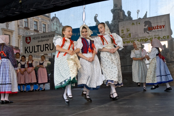 PERNŠTÝNSKÁ NOC - Vystoupení náměstí PERNŠTÝNSKÁ NOC - Vystoupení náměstí