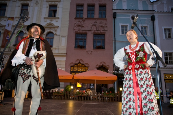 PERNŠTÝNSKÁ NOC - Vystoupení náměstí PERNŠTÝNSKÁ NOC - Vystoupení náměstí