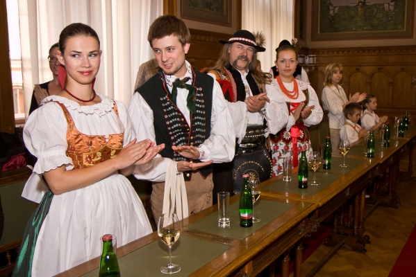 PERNŠTÝNSKÁ NOC - Přijetí na radnici PERNŠTÝNSKÁ NOC - Přijetí na radnici