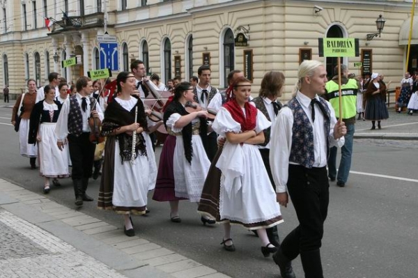 NA HRADECKÉM RYNKU