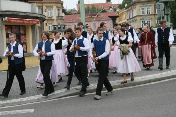 NA HRADECKÉM RYNKU