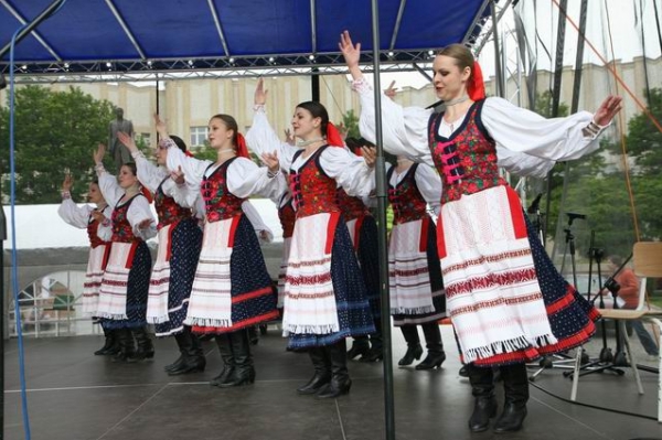 NA HRADECKÉM RYNKU NA HRADECKÉM RYNKU