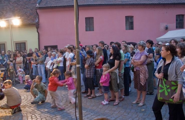 PERNŠTÝNSKÁ NOC PERNŠTÝNSKÁ NOC