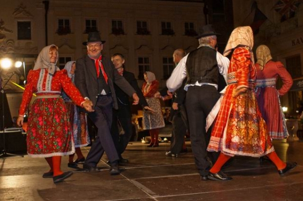 PERNŠTÝNSKÁ NOC PERNŠTÝNSKÁ NOC